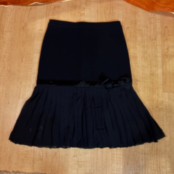 Andrew GN Black Wool with pleated silk bottom and Bow Skirt M - Picture 2 of 3